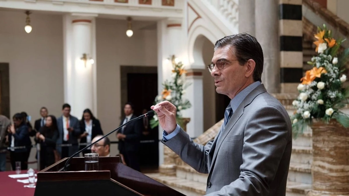 Paz denuncia “boicot” por gasolina contaminada y promete sanciones; el Gobierno rechaza interpelación a Medinacelli