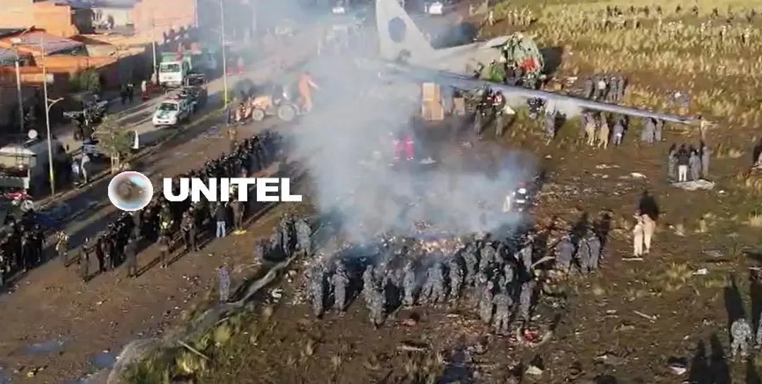 Estas son las imágenes aéreas del accidente de un avión militar que dejó heridos y fallecidos en El Alto