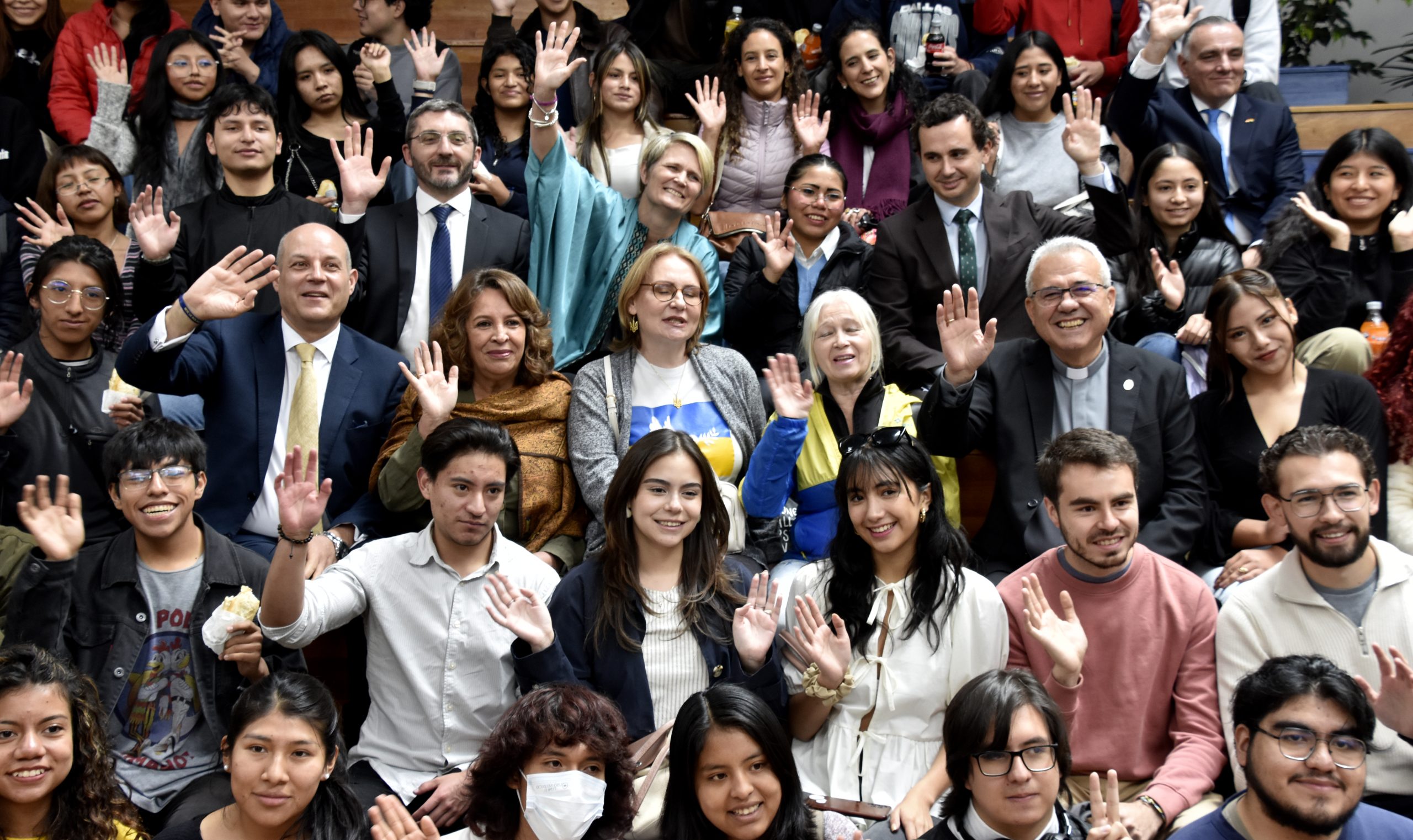 UCB abre espacio de reflexión y diálogo sobre el conflicto en Ucrania