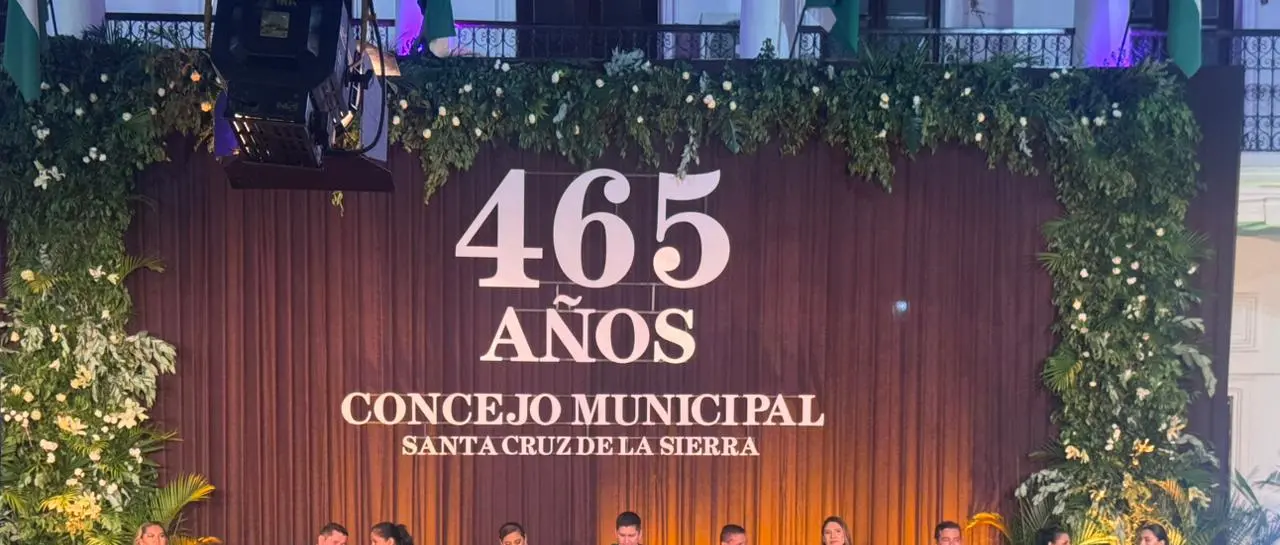 Sesión de honor por los 465 años de fundación de Santa Cruz: El Concejo otorgó reconocimientos a varias personalidades