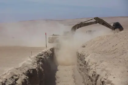 Avanza construcción de zanjas en la frontera entre Chile y Bolivia; en Pisiga dicen que no tienen información oficial