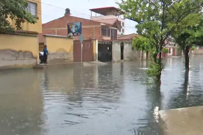 Intensas lluvias afectan a Cochabamba, hay calles inundadas e intransitables