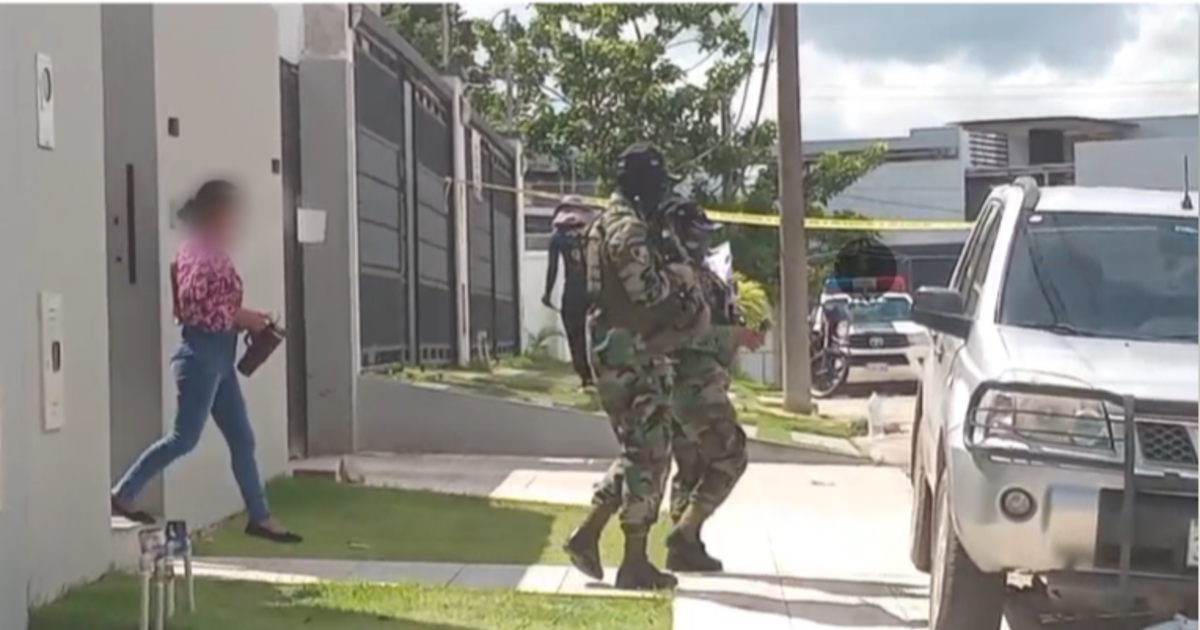 Extranjeros roban en casa de Marset, tras desarmar y enmanillar a policías