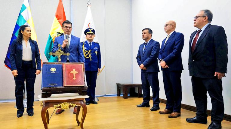 Claudia Cronembold asume como nueva presidenta ejecutiva de YPFB en reemplazo de Akly