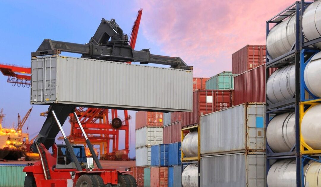 Bolivia reporta superávit comercial de 801 millones de dólares entre enero y febrero