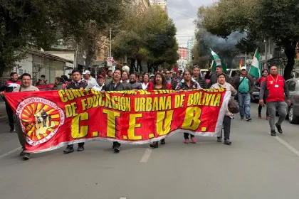 Magisterio rompe diálogo con el Gobierno y advierte la llegada de “miles” de maestros a La Paz, dice dirigente