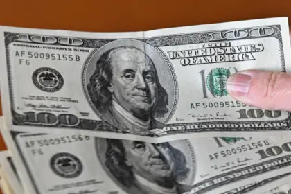 El dólar referencial llega a Bs 9,79 para la venta este miércoles, su valor histórico más alto
