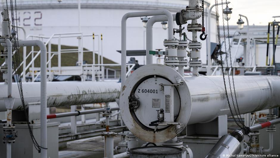 Ucrania reanudará transporte de petróleo ruso hacia Europa