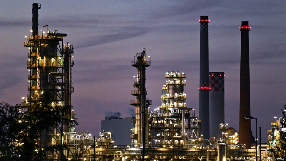 Rusia bloqueará el flujo de petróleo kazajo hacia Alemania