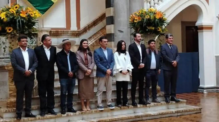 Paz y gobernadores acuerdan que el 50/50 potencie el recurso humano para el desarrollo del país