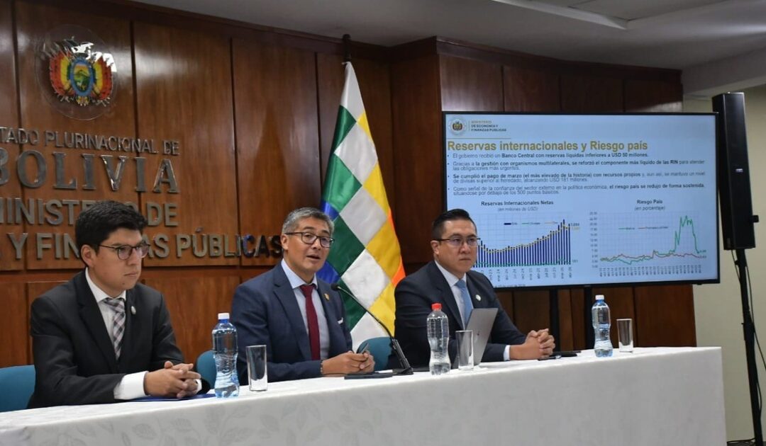 El Gobierno destaca recorte del 30% del gasto y defiende ajustes económicos “a la boliviana”