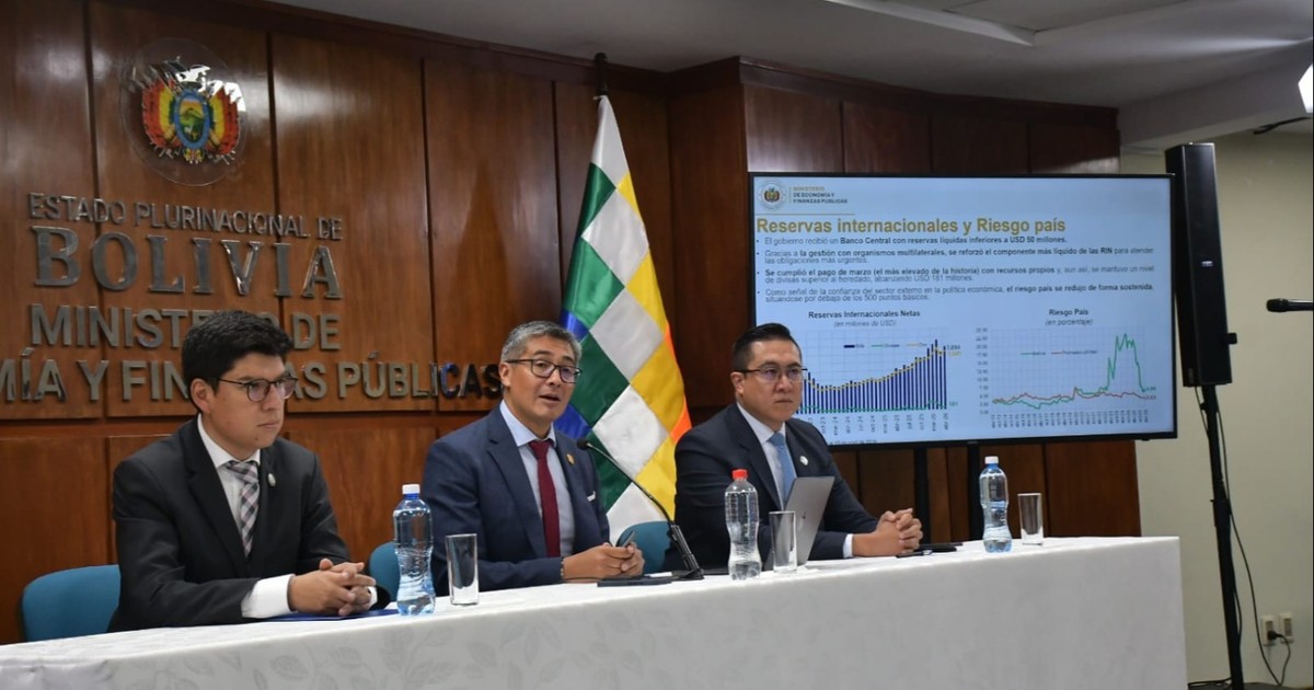 El Gobierno destaca recorte del 30% del gasto y defiende ajustes económicos “a la boliviana”