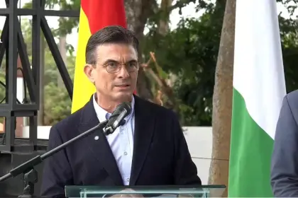 Rodrigo Paz promulga leyes de la pequeña y mediana propiedad y contra el abigeato