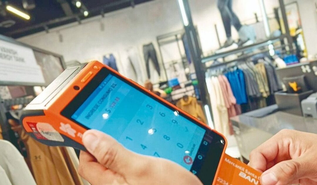 Bancos esperan normativa para aplicar liberación del uso de tarjetas en compras por internet