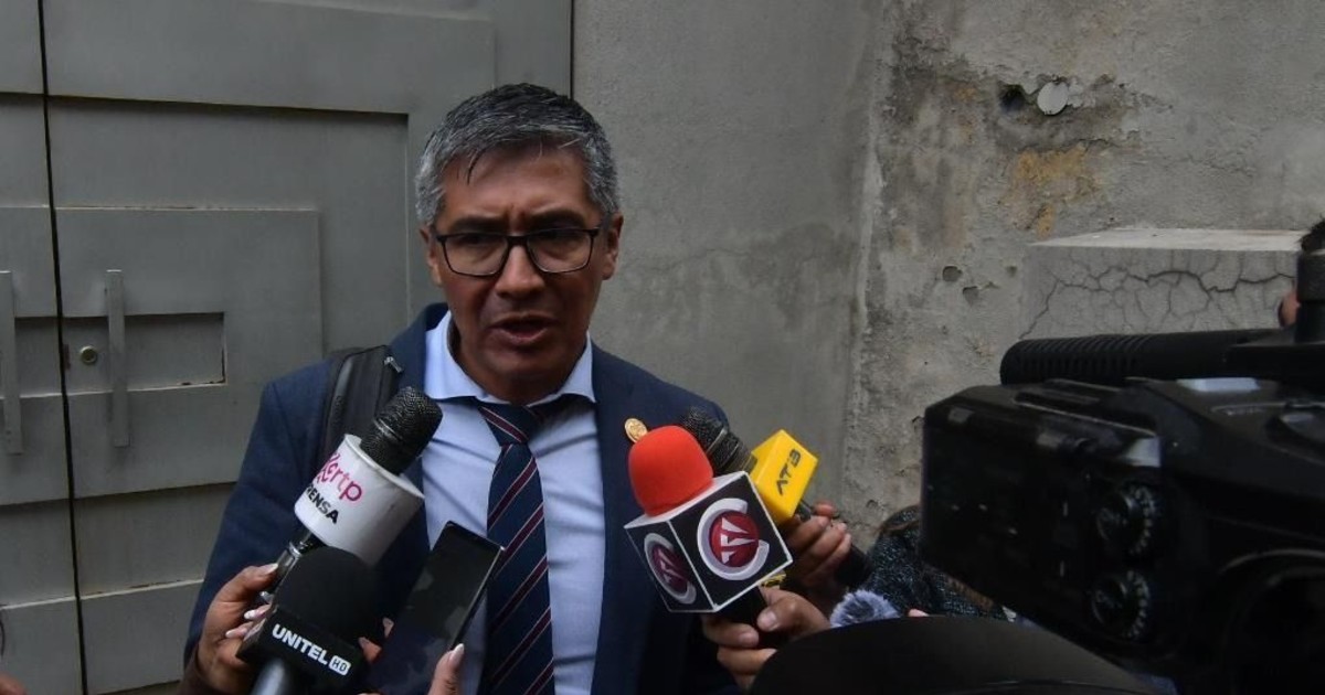 Gobierno activa reglamento para uso de tarjetas en el exterior