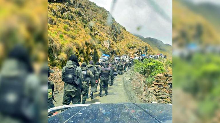 Minería ilegal ataca a un grupo de policías que iban a recuperar un campamento en Sorata