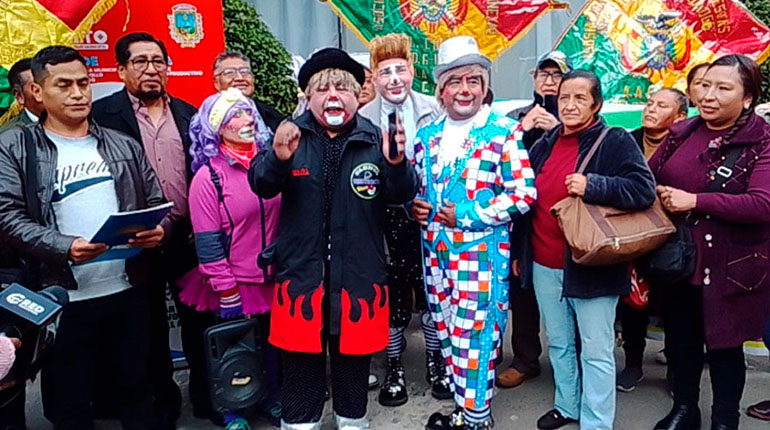 Payasitos y artesanos llegan a un acuerdo con el Ministerio de Educación sobre las horas cívicas