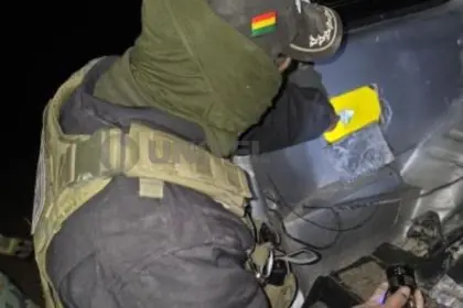 Vehículo fuga en la frontera con Chile y luego queda abandonado; tenía un cargamento oculto de droga