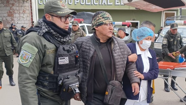 Rescatan a policía que fue retenido y agredido por bloqueadores en el sector de Ventilla