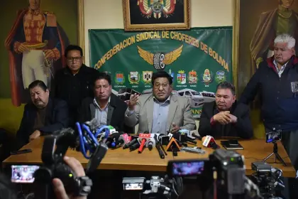 Confederación de Choferes descarta diálogo con el Gobierno y ratifica paro para este martes