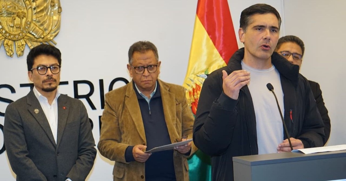 Gobierno invita a la federación Tupac Katari al diálogo y posterga consejo económico