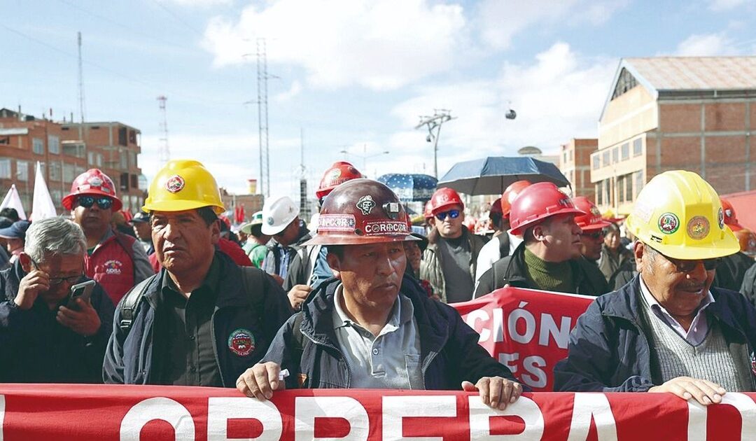 Sectores se desmarcan y rechazan llamado de la COB a paro indefinido