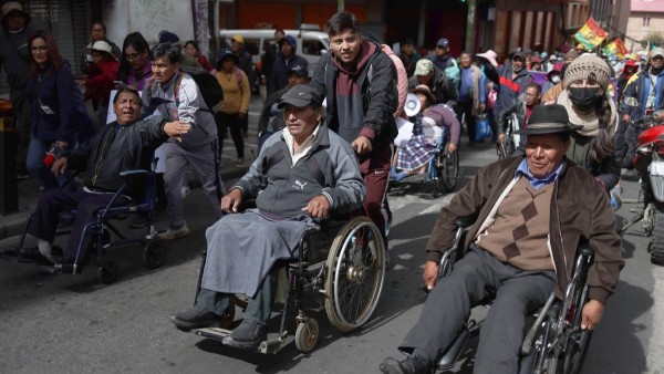 Personas con discapacidad sufren “el doble o el triple” por la crisis, denuncia activista
