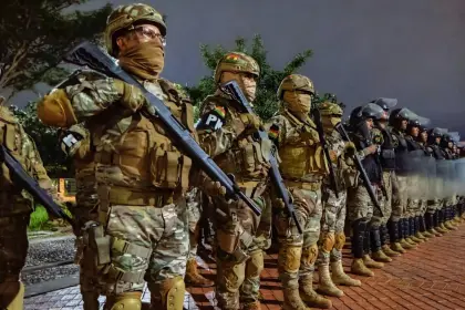 Militares y policías salen a las calles de Santa Cruz para combatir la inseguridad