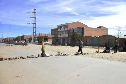 “Nadie quiere privatizar, nadie quiere tarifazos”, señala Paz y apunta a bloqueadores por alza de precios