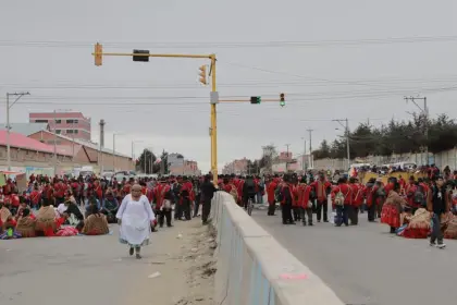 No hay tregua: Los bloqueos persisten en La Paz pese al avance del trámite para la abrogación de la Ley 1720