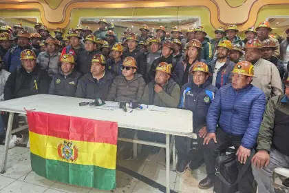 Cooperativistas mineros de La Paz advierten con bloqueos de carreteras si el Gobierno no atiende sus demandas
