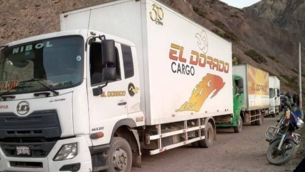 ¿Hasta cuándo vamos a seguir dialogando?: Transporte pide desbloqueo de caminos con policías o militares
