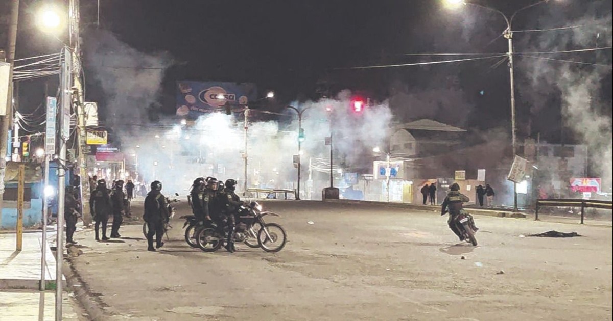 Aunque ceden dos conflictos, bloqueos y marchas agravan la tensión política nacional
