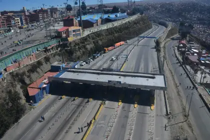 ABC reporta 45 bloqueos en Bolivia, la mayor parte se concentran en La Paz, Cochabamba y Oruro