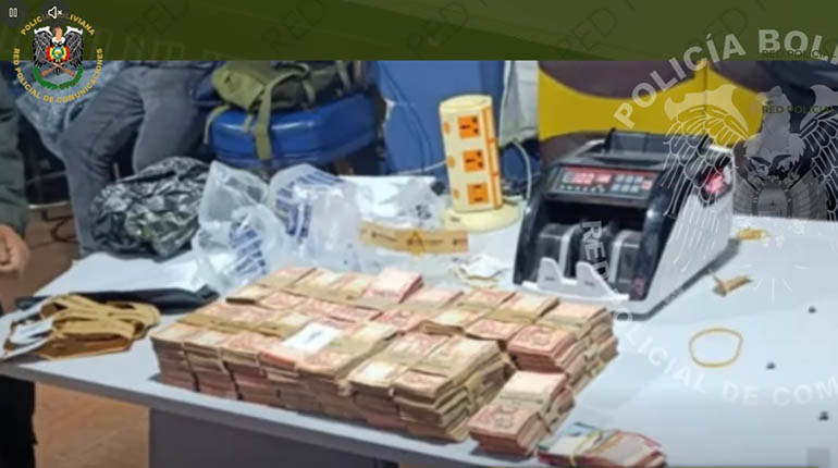 Policía aprehende a una persona con casi Bs 5 millones e investiga presunto financiamiento a bloqueos