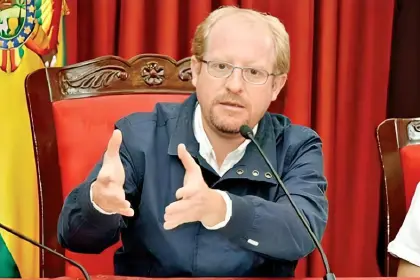 ¿Nuevo viceministro? Adrián Oliva presentó su declaración jurada a la Contraloría