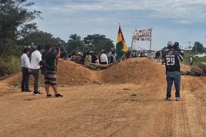 El bloqueo en San Julián: se avizora un posible diálogo entre el gobernador y los movilizados