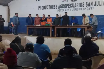 Movilizados y autoridades firman acuerdo en San Julián para levantar bloqueo