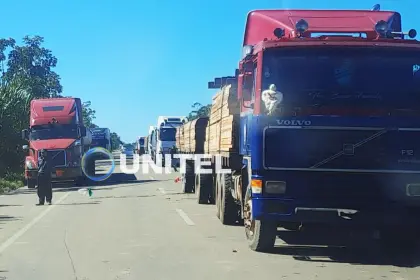 Solo Cochabamba permanece con bloqueos y se restablece de forma gradual la salida de buses hacia otros departamentos