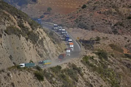 La semana inicia con 12 puntos de bloqueo que se concentran en la ruta nueva Cochabamba – Santa Cruz y hacia Oruro
