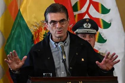 Paz promulga la ley que regula el Estado de excepción en Bolivia