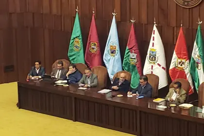 Arranca diálogo COB – Gobierno con presencia del presidente Paz y Argollo, dirigente de los trabajadores