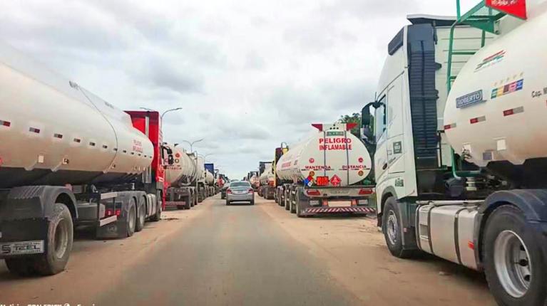Surtidores reportan reducción de diésel; YPFB asegura que normaliza suministro