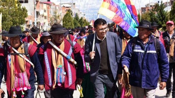 “Yo siendo él hubiera renunciado”, Vicente Salazar de Tupac Katari arremete contra Nilton Condori