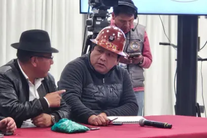 “A partir de este momento, se están levantando las medidas de presión”, dice Argollo, máximo dirigente de la COB