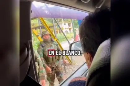 Gobierno inicia proceso disciplinario a policías grabados saludando a Evo, que tiene orden de aprehensión por un caso de trata