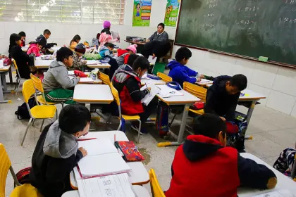 Estudiantes retornan a las aulas este lunes; así estará el clima en el país