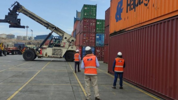 Importadores y exportadores logran condonación de Bs 60 millones por multas de contenedores no devueltos a navieras