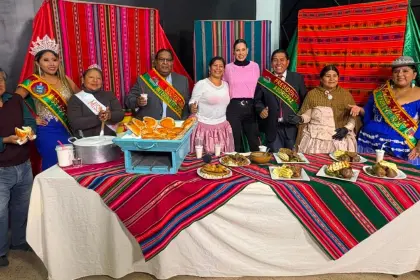 Residentes paceños invitan a su feria gastronómica por aniversario de La Paz