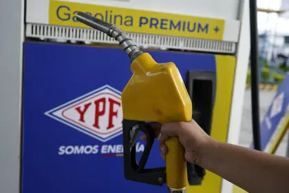 Gobierno elimina la gasolina Premium a través del decreto 5652